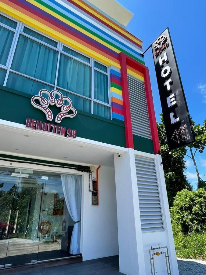 Benutten 99 Hotel Kampong Parit Tengah Екстер'єр фото