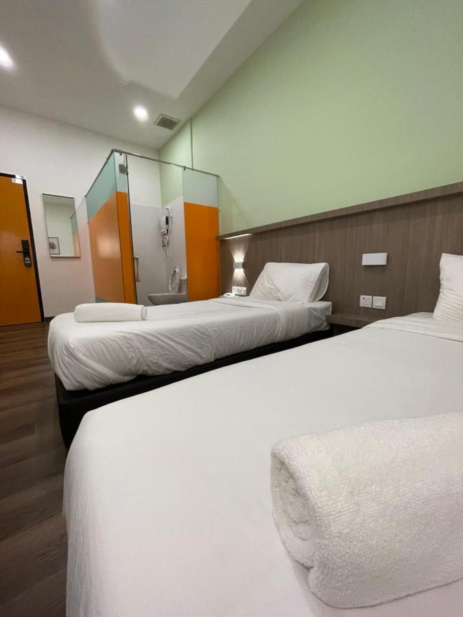 Benutten 99 Hotel Kampong Parit Tengah Екстер'єр фото